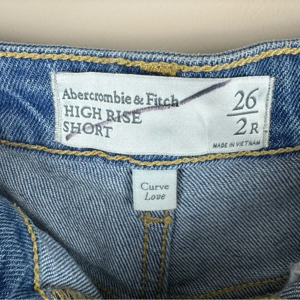 Abercrombie & Fitch Curve Love‎ Button Fly High Rise Short Size 2